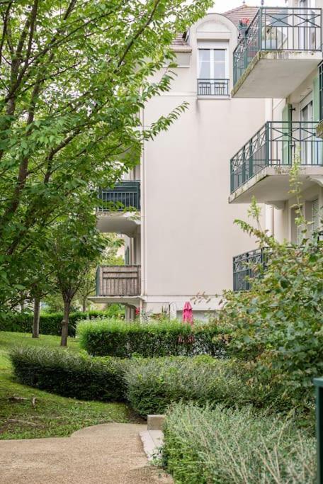 Apartment Orphee By Kleidos - 10min! Superbe T2, 4p, Parking Gratuit, Balcon Magny-le-Hongre